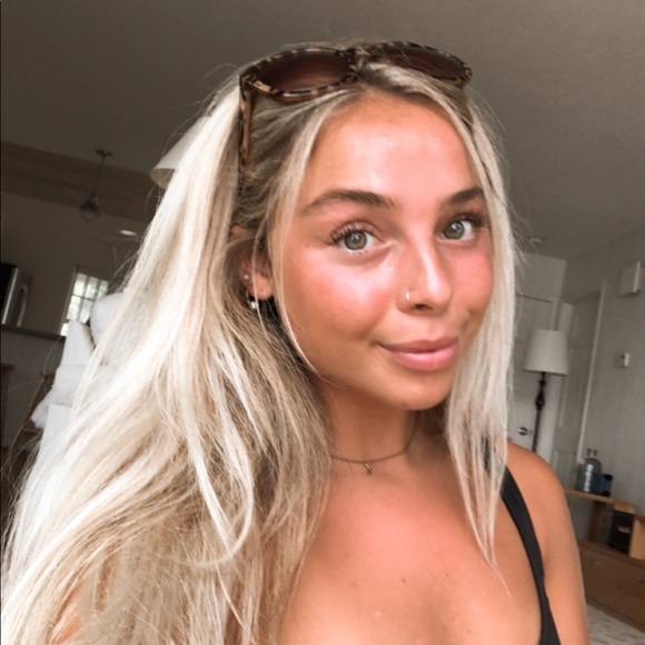 Meet your Posher, Madison - Picture 1 of 1